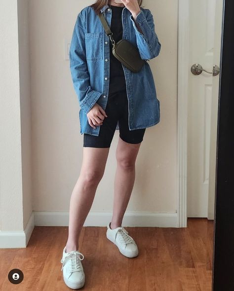 Denim Shirt Biker Shorts, Spring Relaxed Fit Cotton Biker Shorts, Spring Relaxed Fit Biker Shorts, Relaxed Fit Biker Shorts, Casual Knee-length Biker Shorts, Sporty Casual Outfits, Black Biker Shorts, Biker Shorts Outfit, Fall Semester