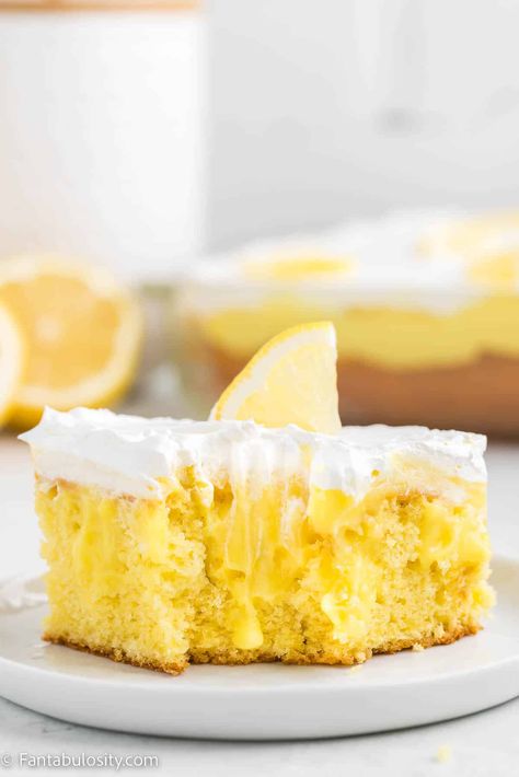 Lemon Cake With Pudding, Cake With Pudding Mix, Lemon Dessert Recipes Easy, Lemon Poke Cake, Lemon Desserts Easy, Poke Cake Lemon, Lemon Pudding Cake, Chocolate Peanut Butter Desserts, Citrus Cake