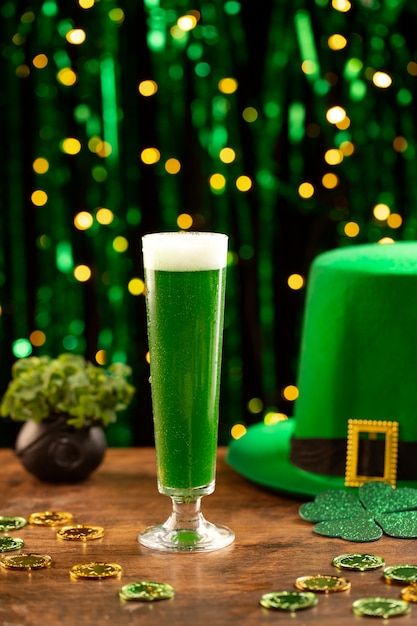 St Patricks Day Wallpaper, St Patricks Day Drinks, Ways To Build Credit, Photo Arrangement, Thanksgiving Wallpaper, Awesome Wallpapers, Irish Culture, Green Hat, 50 Million