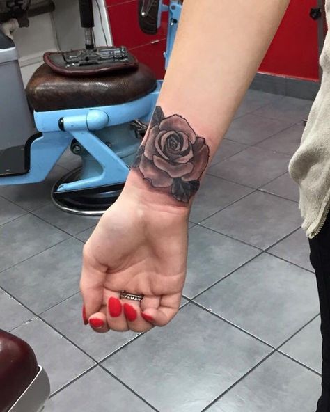 Best Tattoo For Women, Anchor Tattoo Wrist, Rose Tat, Wrist Tattoo Cover Up, Symbolic Meanings, Best Tattoos For Women, Trendy Tattoo, Wrist Tattoos For Women, Girly Tattoos