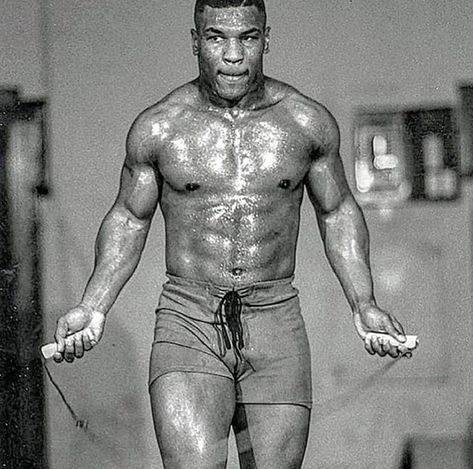 𝑲𝒊𝒅 𝑫𝒚𝒏𝒂𝒎𝒊𝒕𝒆 𝑻𝒚𝒔𝒐𝒏 ♕ on Instagram: “Write a caption, best ones gets pinned 📝💎” Mike Tyson Boxing, Iron Mike, Mike Tyson, Interesting Facts, Fan Page, Net Worth, Cotton Candy, Boxing, Love It