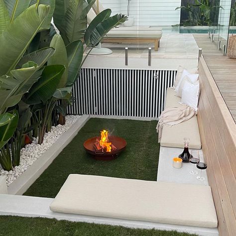 Sunken Fire Pit, Coastal Backyard, Sunken Fire Pits, Outdoor Pool Area, Backyard Fireplace, Fire Pit Seating, Fire Pit Area, Backyard Inspiration, Diy Fire Pit