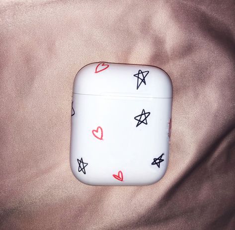 #airpods #airpodscase #airpodslook #airpodstickers #stickers #teen #silk #stars #hearts red heart and black star doodle stickers on AirPod case Air Pod Cases Diy, Air Pod Case Painting Diy, Airpods Names Ideas, Max Aesthetic, Phone Charger Diy, Drawing Hair Tutorial, Diy Sharpie, Arte Van Gogh, Electronics Mini Projects