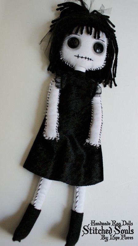 Lydia Ragdoll, want her Voodoo Dolls Aesthetic, Creepy Felt Dolls, Goth Craft Ideas, Goth Stuffed Animals, Ragdolls Doll, Goth Upcycle, Melancholia Aesthetic, Vudu Doll, Goth Crafts