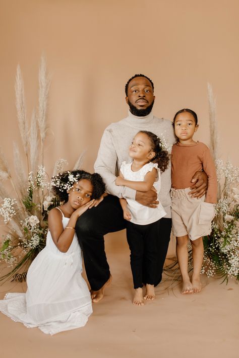 Single Dad Photoshoot, Black Father And Son Photoshoot, Black Family Portrait Ideas Studio, Father And Daughter Photoshoot Studio, Father’s Day Mini Photoshoot, Father’s Day Photoshoot, Daddy And Me Photo Shoot Mini Sessions, Fathers Day Photo Shoot, Black Father And Daughter Photoshoot