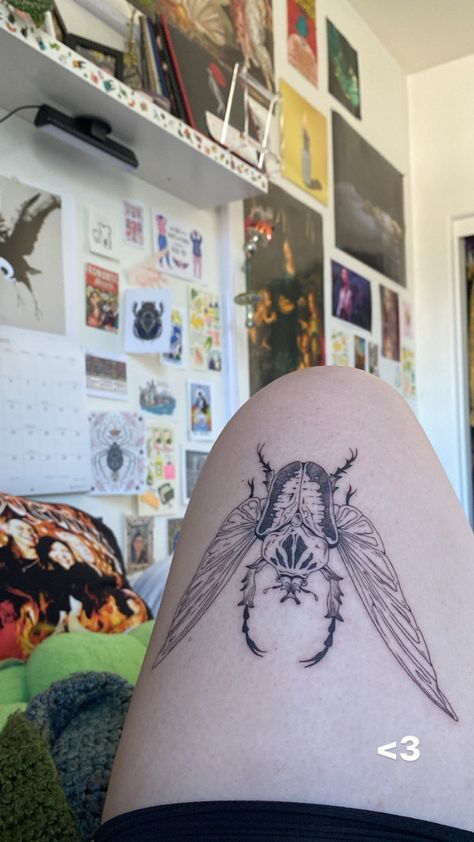 my favorite tattoo by far, she is so talented Elephant Beetle Tattoo, Goliath Beetle Tattoo, Tattoo Map, Scarab Beetle Tattoo, Goliath Beetle, Beetle Tattoo, Tattoo Time, Insect Tattoo, Body Tattoo