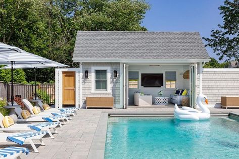 Pool House with Folding Glass Doors - Transitional - Pool Gazebo Pool House, Gray Shake Siding, Pool House Guest House Combo, Round White Coffee Table, Farmhouse Pool House, Cabana House, Pool And Pool House, Shiplap Trim, Backyard Pool House