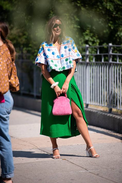 New York Fashion Week Spring Summer 2019 Street Style Nyc Summer Outfits, Summer City Outfits, Outfits New York, Mode Pop, Nyc Outfits, New York Summer, New York Outfits, New York Street Style, New York Fashion Week Street Style