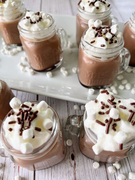 Hot Chocolate Jello Shots, Chocolate Jello, Playlist Pics, Whipped Cream Vodka, Aesthetic Spotify, Shot Cups, Snack Dip, Winter Cocktails, Jello Shots