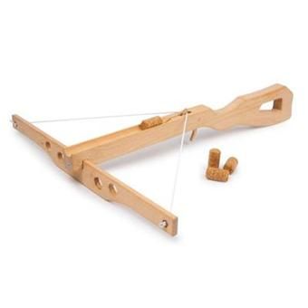 Génial : Arbalete en bois lance bouchons en liège, Précise et sans danger Wooden Toys Plans, Puzzle Crafts, Woodworking Projects For Kids, Woodworking Toys, Handmade Wooden Toys, Woodworking Furniture Plans, Woodworking For Kids, Wood Carving Designs, Crossbow