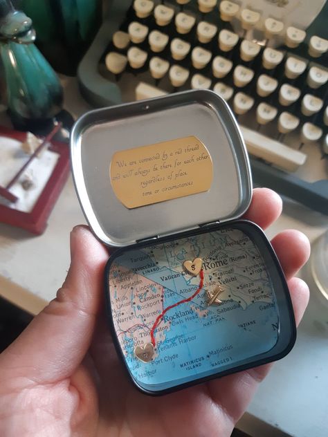 Cute Tiny Gifts For Boyfriend, Long Distance Gifts For Girlfriend, Gifts For Him Long Distance, Long Distance Gifts For Him, Long Distance Gift Ideas, Long Distance Relationship Gift Ideas, The Red String Of Fate, Creative Gifts For Girlfriend, Love Map