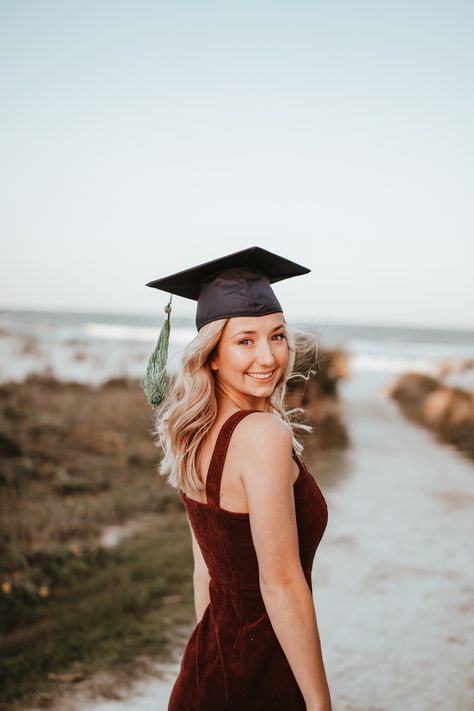 Photoshoot With Bike, Solo Photoshoot Ideas, Portrait Photoshoot Ideas, Model Photoshoot Ideas, Photoshoot Ideas Beach, Photoshoot Ideas Outdoor, Beach Photoshoot Ideas, Nursing Graduation Pictures, Cap And Gown Pictures