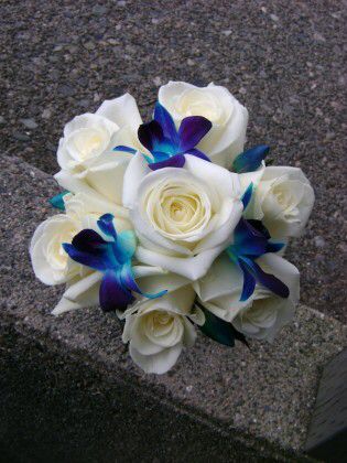 Blue Orchid Bouquet, Orchid Wedding Theme, Bouquet With White Roses, Blue Orchid Wedding, Rose Bridesmaid Bouquet, Flowers Roses Bouquet, White Rose Bridal Bouquet, Bridal Bouquet Blue, Orchid White