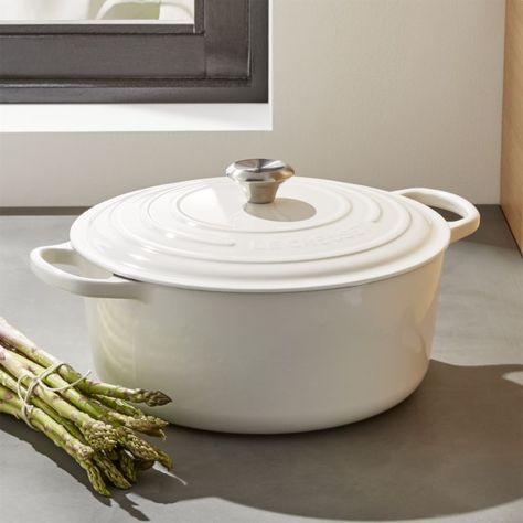 Le Creuset White, Le Crueset, French Oven, Le Creuset Dutch Oven, Kitchen Pans, Le Creuset Cookware, Enamel Cookware, Kitchen Cookware Sets, Product Styling