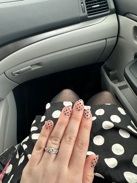 Black Nails White Polka Dots, Polka Dot Nails Black, Black And White Polka Dot Nails, Pokadot Nails Acrylic, Black Dots Nails, Nails With Black Dots, Black Polka Dot Nails, Spotty Nails, Black Dot Nails