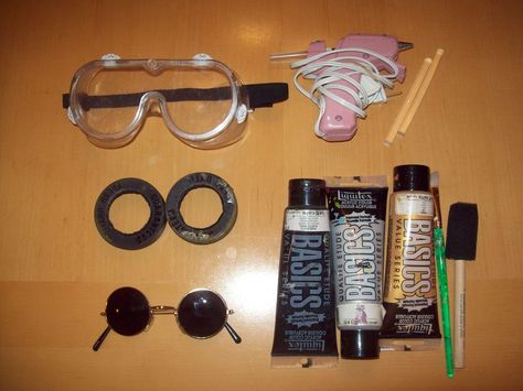 HOW TO: make dr horrible goggles. Diy Aviator Goggles, Doctor Horrible, Prop Master, Dr Horrible, Steampunk Diy Crafts, Diy Minions, Aviator Goggles, Steampunk Crafts, Steampunk Goggles