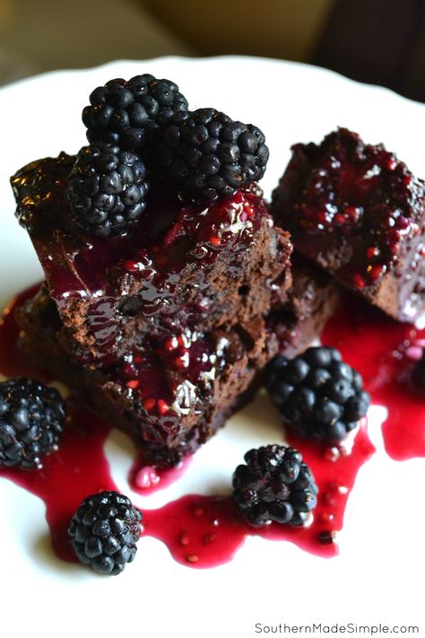 Blackberry Brownies with sweet berry glaze - these brownies are so easy to throw together and will be the hit of any party! Blackberry Brownies, Berry Glaze, Stuffed French Toast Cream Cheese, Southern Cooking Recipes, Blackberry Recipes, Dessert Ingredients, Smart Ideas, Southern Cooking, Delicious Fruit