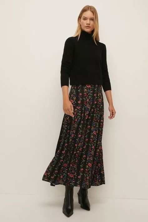 Boho Skirt With Boots, Jumper And Long Skirt Outfit, How To Style A Midi Skirt, Midi Dress With Ankle Boots, Skirt And Ankle Boots Outfit, Chunky Ankle Boots Outfit, Midi Skirt With Boots, Winter Scotland, Midi A Line Skirt