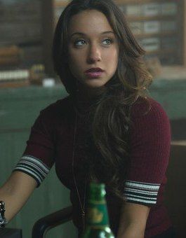 Julia Wicker from The Magicians The Magicians Julia, Julia Wicker, The Magicians Syfy, Winter Typ, Academia Style, Tv Show Outfits, Different Aesthetics, Character Aesthetic, Marvel Cinematic