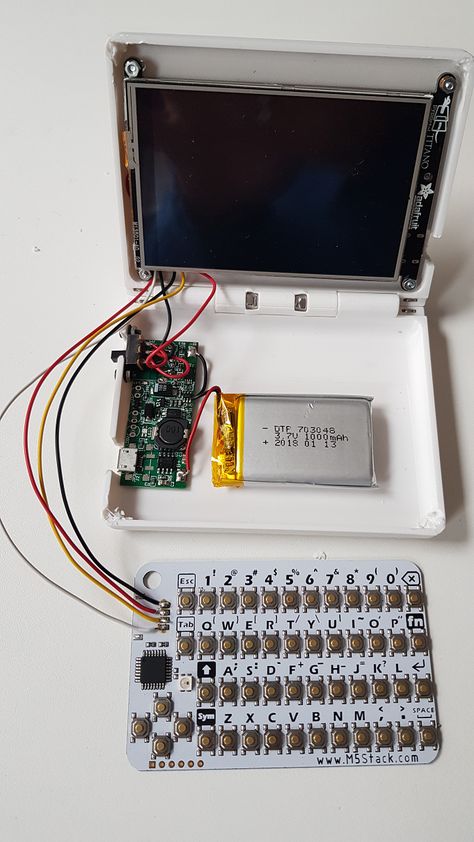 PortablePy: The clamshell micropython computer. | ramin assadollahi Arduino Bluetooth, Raspberry Projects, Gaming Computer Setup, Pi Computer, Raspberry Pi Computer, Science Board, Science Boards, Diy Gadgets, Electronic Projects