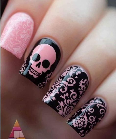 Black Pink Halloween Nails, Pink Halloween Nail Designs, Pink And Black Halloween Nails, Filigree Nails, Pink Halloween Nails, Pink Black Nails, Holiday Themed Nails, Pink Combination, Silk Wrap Nails