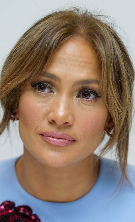 Jlo Without Makeup, Jennifer Lopez Without Makeup, Eye Language, Jlo Makeup, Jennifer Lopez Makeup, Farrah Fawcet, Female Actors, Jasmine Sanders, Dallas Howard