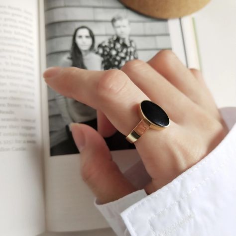 Black Stone Jewelry, Epoxy Ring, Pen Skills, Trendy Silver Jewelry, Marble Ring, Vintage Phone Case, Marble Rings, Jewelry Photography Styling, Rings Accessories