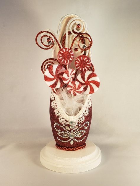 Candy Cane Pointe Shoes, Decorated Pointe Shoes Nutcrackers, Nutcracker Pointe Shoes, Decorating Pointe Shoes, Nutcracker Pointe Shoe Decorating, Pointe Shoe Decorations Ideas, Painted Pointe Shoes, Ballet Crafts, Point Shoe