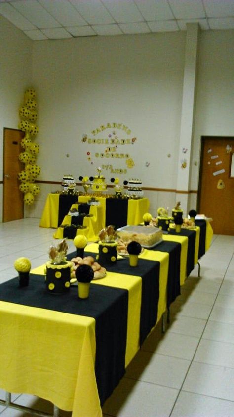 Yellow Birthday Party, Yellow Decorations, Yellow Party Decorations, Yellow Birthday Parties, Birthday Party Table Decorations, Yellow Party, Yellow Birthday, Polka Dot Party, Yellow Table