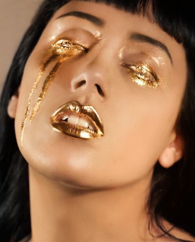 Gold Tears, Gold Face Paint, Angelcore Aesthetic, Angel Makeup, Becca Makeup, Male Makeup, Angel Aesthetic, Gold Makeup, Gold Face