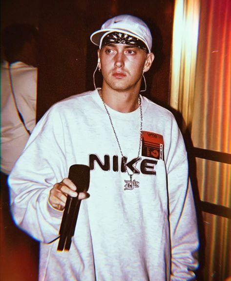 Rapper Eminem, Marshall Mathers, Alien Stage, Eminem, Tik Tok