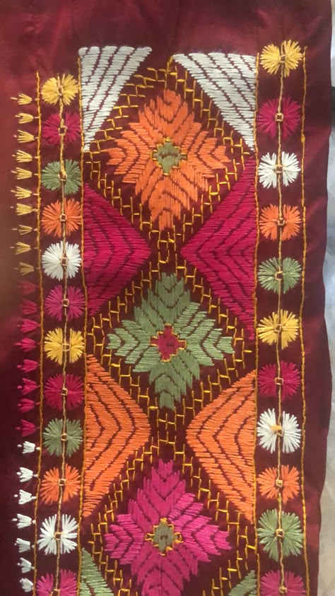 Fulkari Embroidery Motifs, Phulkari Embroidery Designs Pattern, Swati Embroidery, Phulkari Design, Block Printing Ideas, Fashion Collection Inspiration, Punjabi Suit Boutique, Phulkari Embroidery, Punjabi Suits Designer