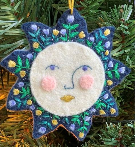 Moon Star #embroidery #felt Celestial Decorations, Modern Embroidery Kit, Felt Sheets, Felt Embroidery, Felt Decorations, Modern Embroidery, Handmade Christmas Ornaments, Christmas Embroidery, Embroidery Kit