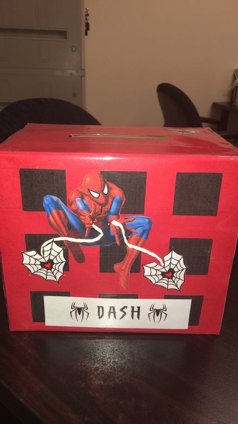 Boy Valentine Box Ideas Schools, Spider Man Valentine Box Ideas, Spiderman Valentine Box Ideas, Leprechaun Trap Project, Girls Valentines Boxes, Valentine Boxes For School, Kids Valentine Boxes, Spiderman Kids, Valentine Day Boxes