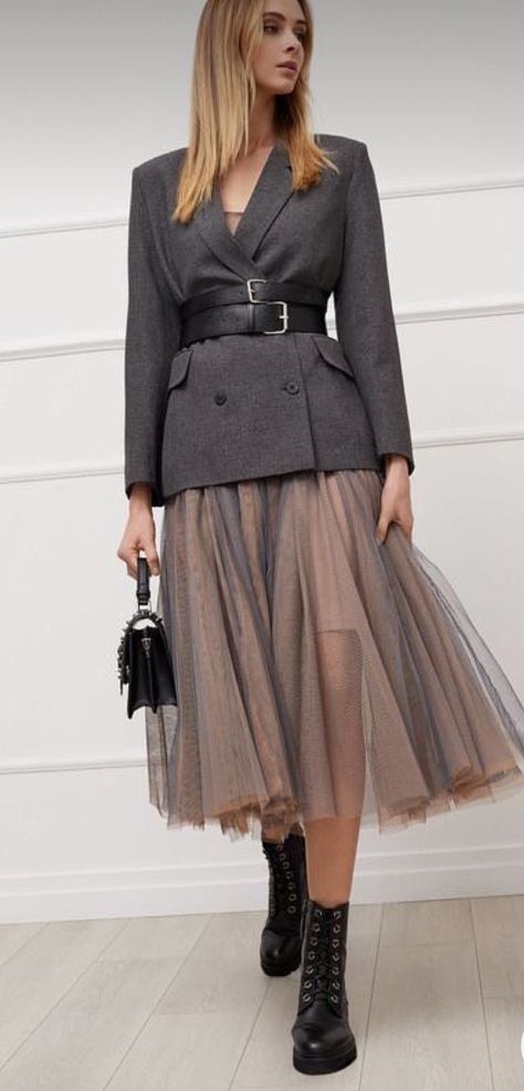 Tulle Skirts Outfit, Tule Rok, Hijab Styles, Stil Elegant, A Skirt, Looks Chic, Inspired Outfits, 가을 패션, Looks Style