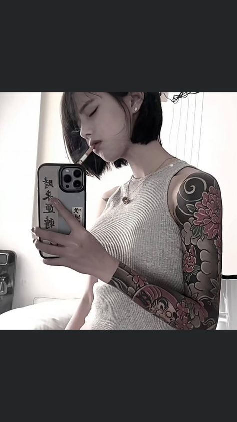 Douyin Tattoo, Broken Screen Wallpaper, Flower Phone Wallpaper, Perfect Body, Art Reference Photos, Girl Tattoos, Pretty Woman, Enchanted, Asian Beauty