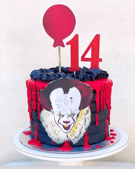 Penny Wise Cake Ideas, Penny Wise Cake, Pennywise Birthday, Pennywise Cake, Horror Cake, Birthday Drip Cake, Cake Design Images, Horror Themed Party, Marvel Cake