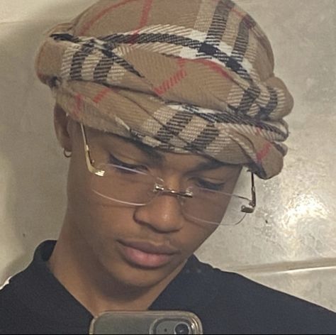 Shemagh Aesthetic, Shemagh Fashion Men, Durag Men Aesthetic, Turban Style Mens, Keffiyeh Men, Headwrap Men, Black Guy Hairstyles, Cute Nerdy Guys, Men Turban