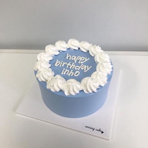 Blue Aesthetic Korean, Pastel Blue Aesthetic, Aesthetic Korean Fashion, Dedication Cake, Minimalist Cake, Korean Fashion Ulzzang, Korean Cake, Kawaii Dessert, Aesthetic Korean