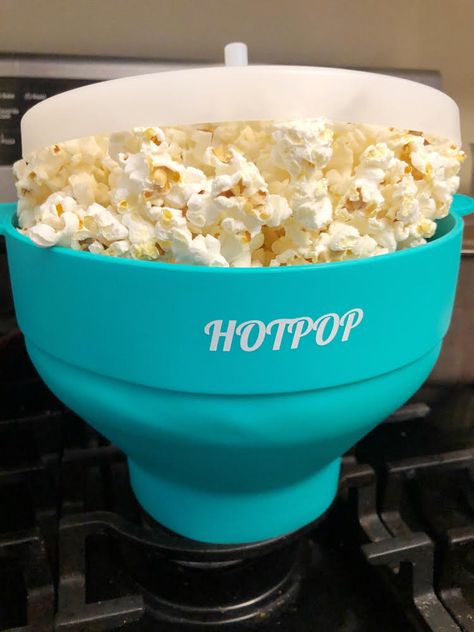 This healthy silicone microwave popcorn popper makes popping popcorn easy and fun. Plus, this Amazon product can be used as a serving bowl. Microwave Popcorn In A Bowl, Popcorn Recipes Microwave, Popcorn Popper Recipes, Air Popped Popcorn Recipe, Popping Popcorn, Cinnamon Popcorn, Microwave Popcorn Maker, Microwave Popcorn Bag, Microwave Popcorn Popper