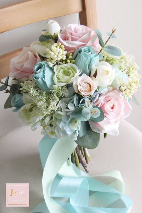 Tiffany Blue Centerpieces, Tiffany Blue Bridesmaids, Tiffany Blue Flowers, Blue Flower Bouquet, Turquoise Bouquet, Color Tiffany, Blue Flowers Bouquet, Birch Wedding, Seashell Wedding