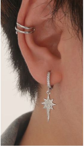 Guys With Nose Piercings, Full Ear Piercings, Guys Ear Piercings, Men's Piercings, Masculine Jewelry, Dagger Earrings, Cool Piercings, Pattern Ring, Men Earrings