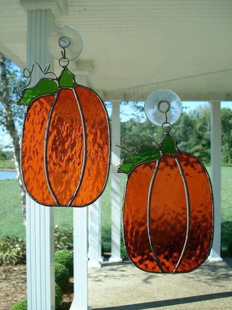 Fall Suncatchers, Fall Window Decorations, Stained Glass Pumpkin, L'art Du Vitrail, Making Stained Glass, Stained Glass Decor, Stained Glass Ornaments, Stained Glass Suncatchers, Heck Yeah