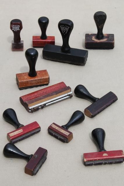 vintage wood handle desk stamps, old rubber stamp lot for business office / address stamps Custom Wax Stamp, Vintage Office Supplies, Office Stamps, Things Organized Neatly, Calligraphy Tools, Mid Century Office, Stamps Vintage, Old Office, Old Post Office