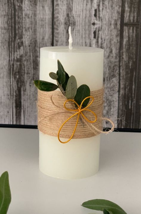 Deco Table Communion Garcon, Como Decorar Velas Ideas, Confirmation Decorating Ideas, Decoration Communion, Recuerdos Primera Comunion Ideas, Confirmation Party, First Communion Decorations, Communion Decorations, Deco Champetre