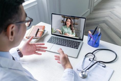 Photo asian doctors are telemedicine for... | Premium Photo #Freepik #photo #doctor-consultation #medical-consultation #online-doctor #doctor-computer Photo Doctor, Doctor Consultation, Medical Consultation, Online Doctor, Wedding People, Heart Tree, Cityscape Photos, Heart With Arrow, Flower Frame