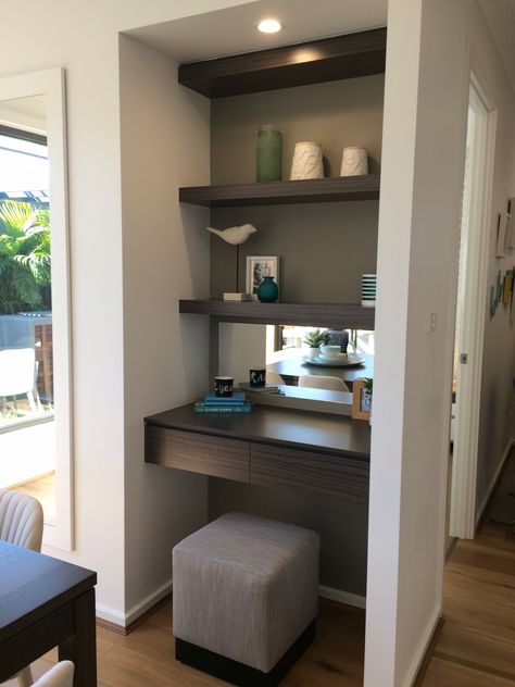 Bathroom Nook Ideas Built Ins, Built In Desk Nook Alcove, Small Corner Built In Desk, Desk In Nook, Desk Nook In Bedroom, Bedroom Alcove Ideas, Desk Niche, Nook Shelving, Hallway Nook Ideas