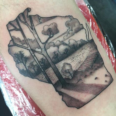 Jason Johnson on Instagram: “Wisconsin and nature @tattoodemonco #Wisconsintattoo” Wisconsin State Flower Tattoo, Wisconsin Outline Tattoo, Wisconsin Embroidery, Wisconsin Outline, Wisconsin Artwork, Wisconsin, Tatting, Male Sketch, Tattoos