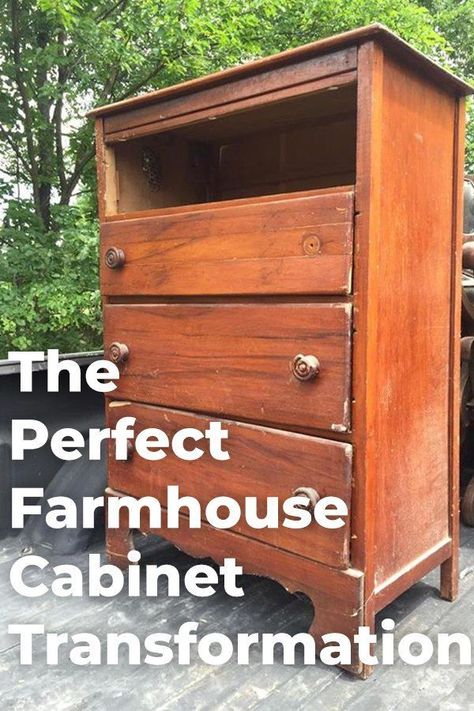 Take Your Neighbor's Broken Furniture & Do THIS! #diy #farmhouse #rustic #diyhomedecor #furnitureflip Cabinets Makeover, Farmhouse Cabinets, Diy Hanging Shelves, Rustic Porch, Diy Drawers, Rustic Kitchen Design, Diy Cabinets, Diy Farmhouse, Farmhouse Rustic