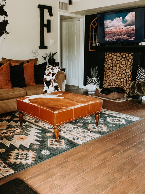 Western boho moody Aztec cowhide cowprint wooden fireplace mantle black wall living room rustic Western Boho Decor, Southwestern Living Room, Western Living Room Decor, Western Living Room, Ranch House Decor, Western Bedroom Decor, Western Rooms, Western Home, Western Homes